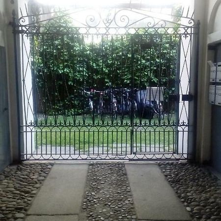 Central Apartment With Garden Milan Exterior photo
